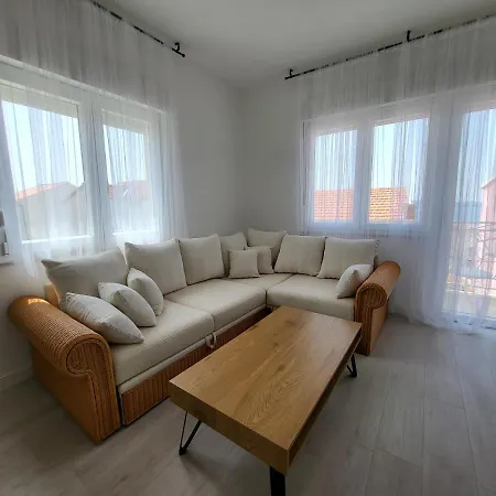 Apartament Red Hill *