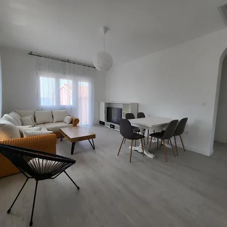 Apartament Red Hill *